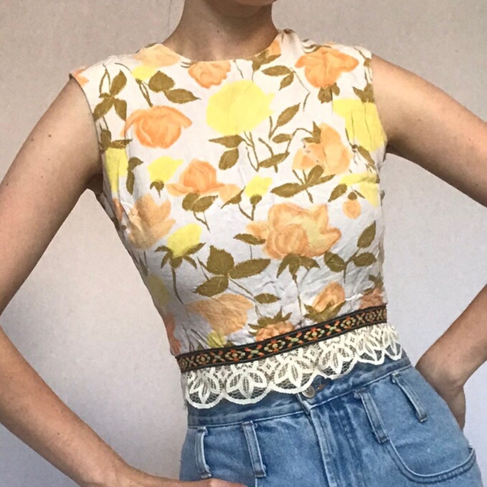 🌼🌾Vintage handmade floral crop top💛🌻
